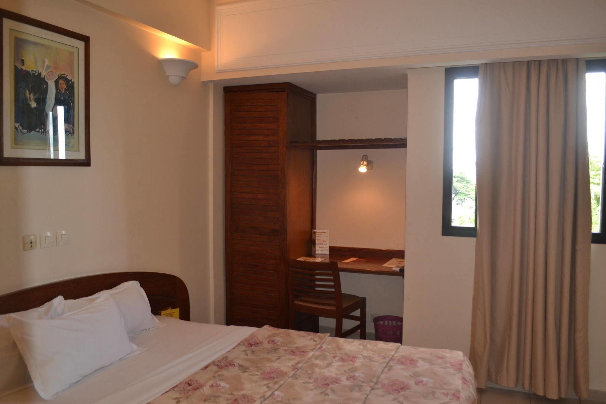 Planet Hotel Douala Eksteriør billede